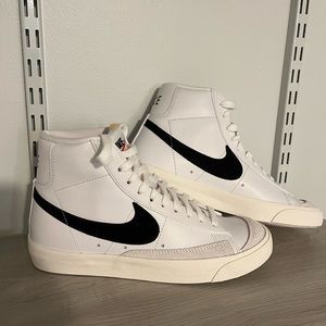 nike blazers mid ‘77 vintage sneaker